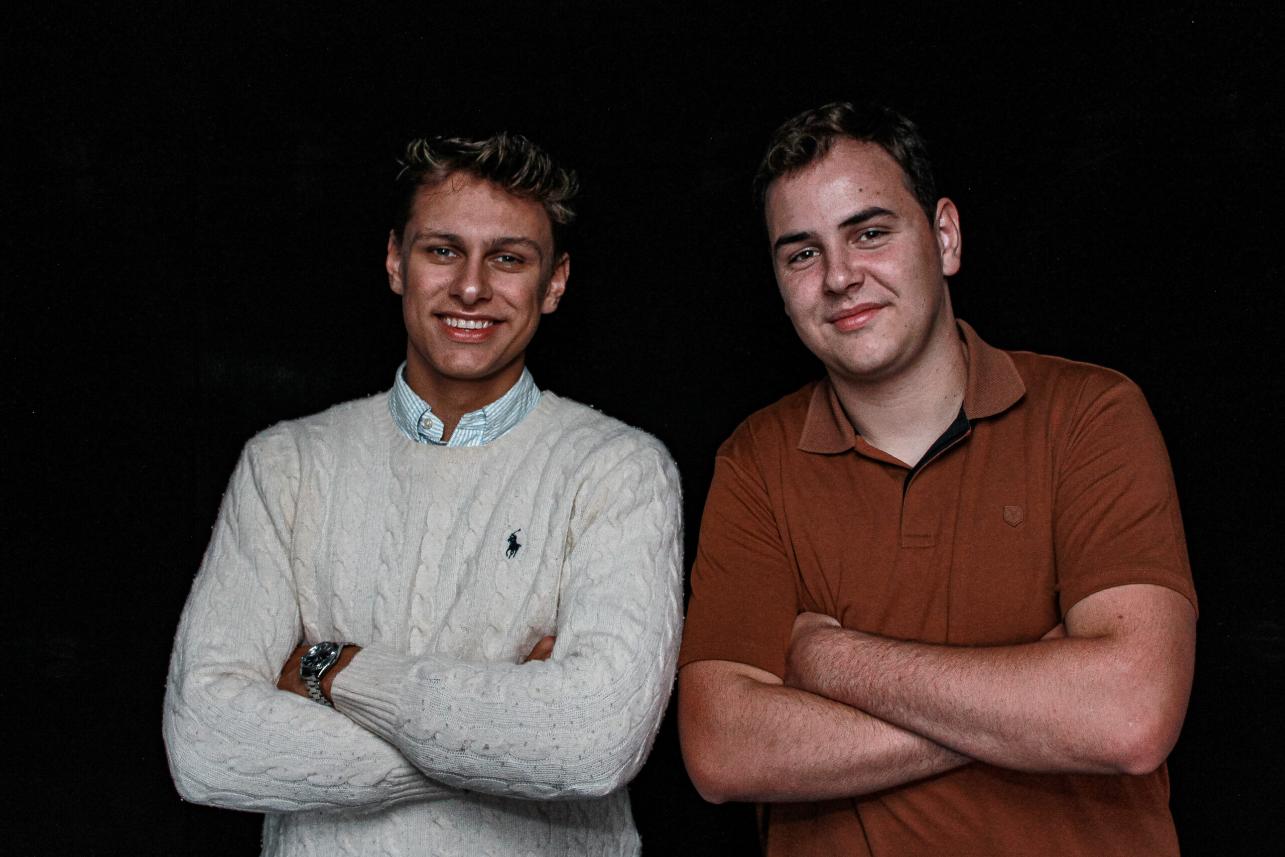 Klaas en Jacob, de eigenaren van NextGenStudio kijken glimlachend in de camera